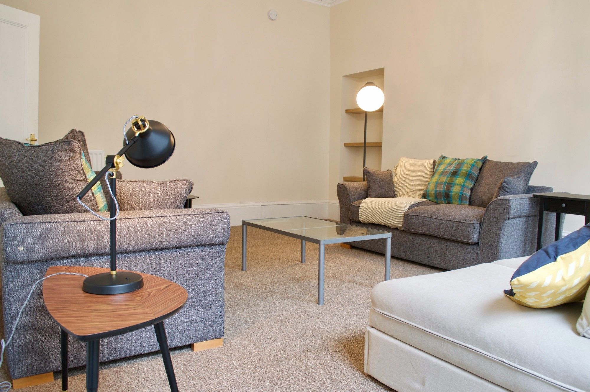 3 Bedroom Apartment Accommodates 8 เอดินบะระ ภายนอก รูปภาพ